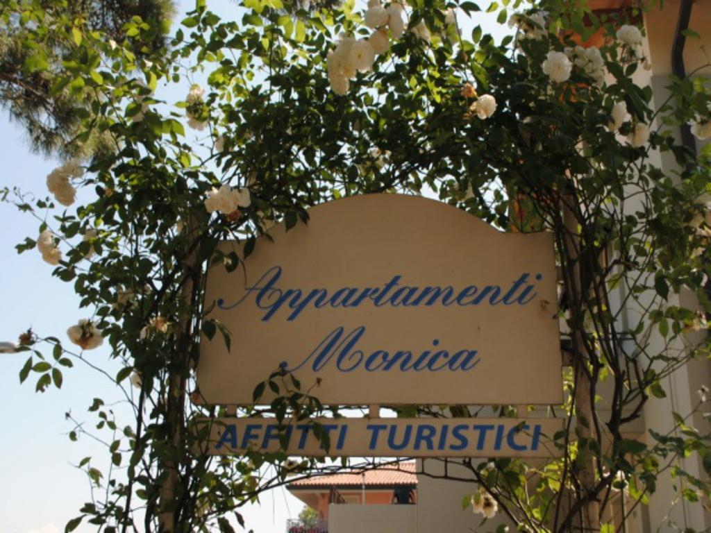 סירמיונה Monica Appartamenti מראה חיצוני תמונה